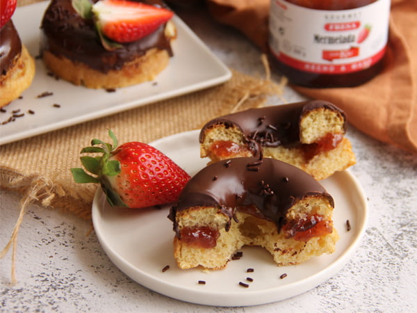 receta donuts al horno con mermelada de fresa